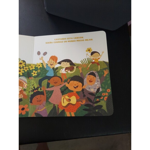 Hello, Friend / Hola, Amigo (Scholastic Bilingual) by 123 123 Andrés (2020) Book - Picture 3 of 4